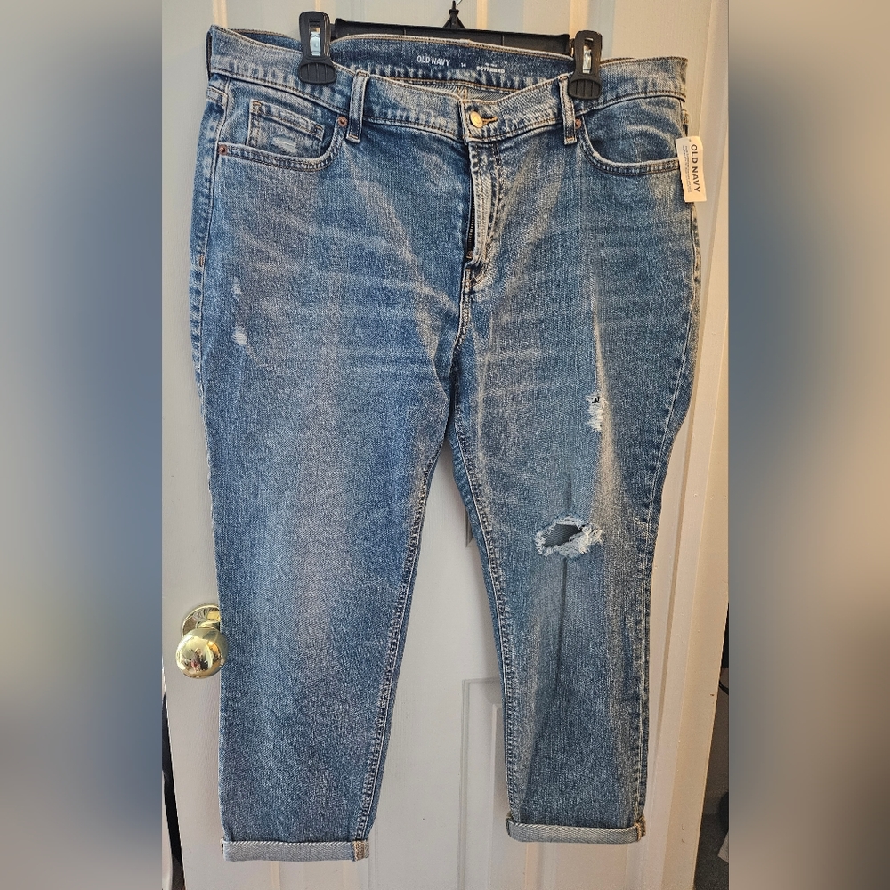 NWT! Old Navy boyfriend distressed jeans